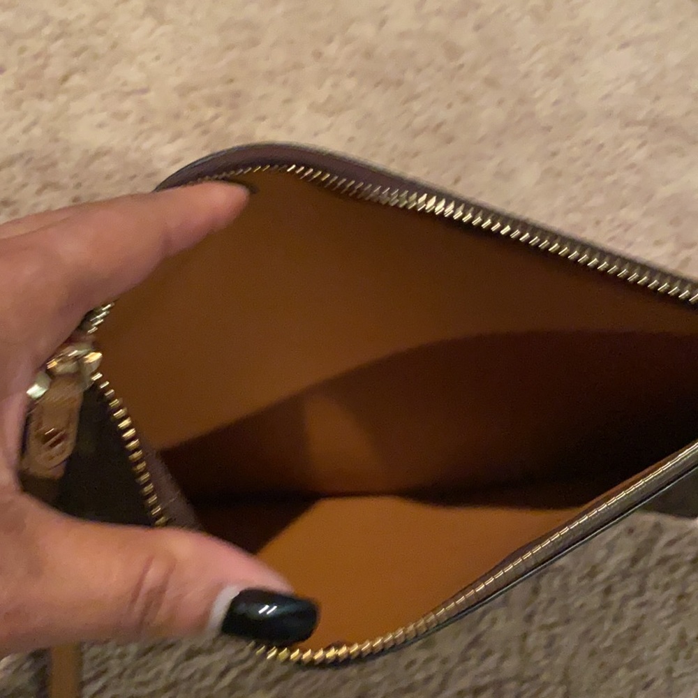 Cute wristlet - Picture 2 of 3